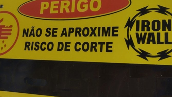 Foto - Equipamentos, Placas de Aviso e Móveis - [1]