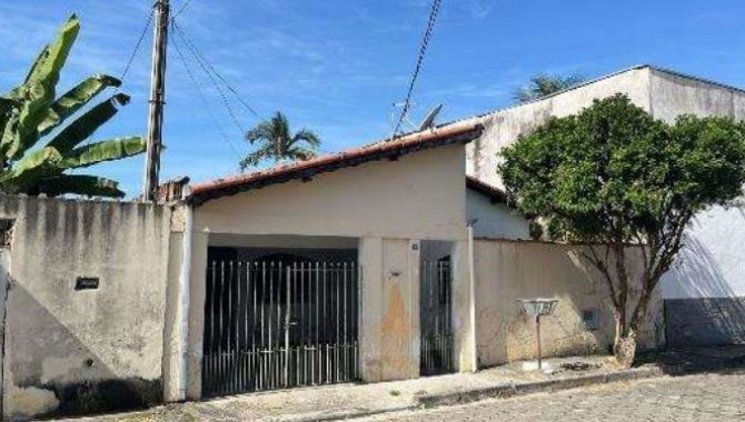 Foto - Casa - Lorena-SP - Rua Tenente Argemiro Pereira Marcondes, 490 - Vila Nunes - [1]