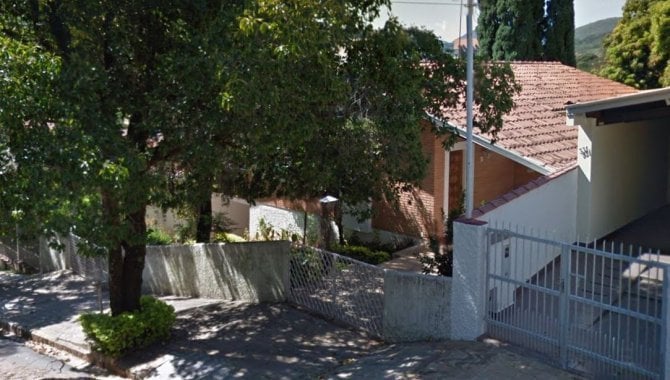 Foto - Casa 231 m² (área construída) e 486 m² (área total) - Centro - Águas da Prata - SP - [2]