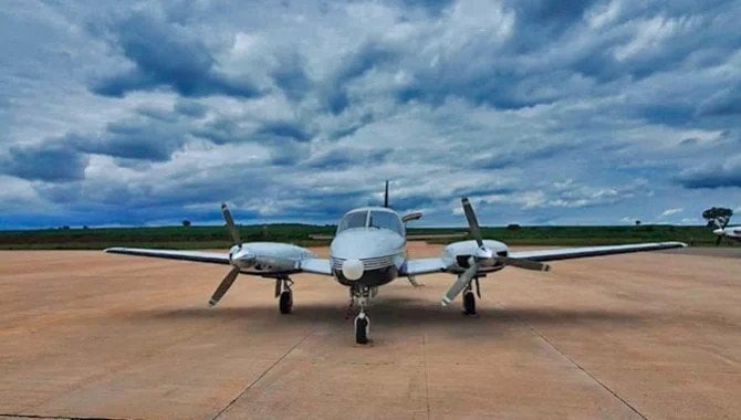 Foto - Aeronave Piper Aircraft (Navajo), Modelo PA-31-325, Ano 1977 - [2]