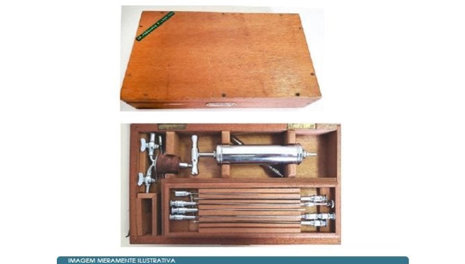 Foto - Antiguidade - utilitário / Medicina: Estojo médico para procedimentos cirúrgicos do início do século XX (Lote 75) - [1]