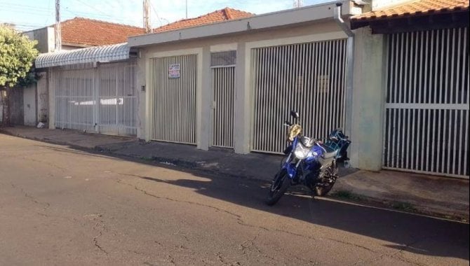 Foto - Casa, Padrão, 0 Vaga(S) de Garagem - [1]