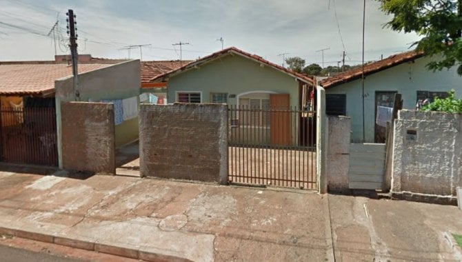 Foto - Direitos sobre Casa 36 m² - Conjunto Habitacional João Batista Piccin - Santa Cruz do Rio Pardo - SP - [2]