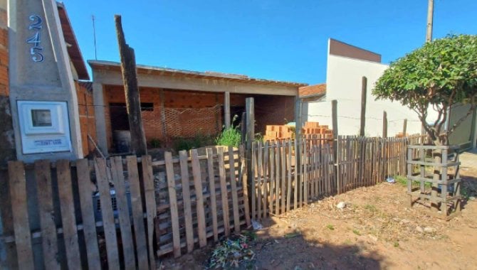 Foto - Casa em Terreno de 200 m² - Severínia - SP - [2]