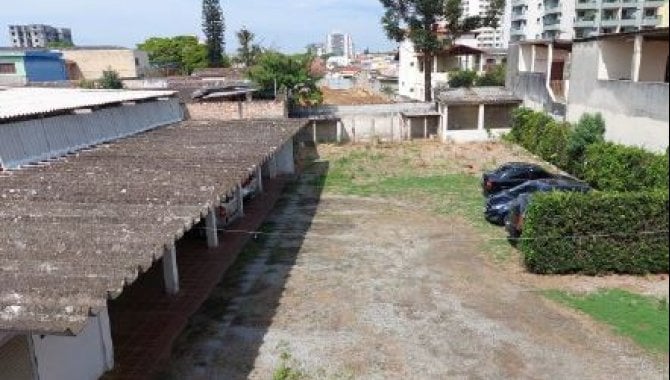 Foto - Imóvel com 1.505 m² e Possibilidade de Incorporação Imobiliária - Vila Figueira - Suzano - SP - [8]