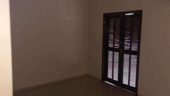 Foto - Casa 273 m² - Parque das Laranjeiras Prolongamento - Rio Verde - GO - [48]