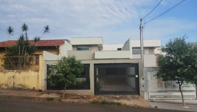 Foto - Casa, Padrão, 2 Vaga(S) de Garagem - [1]