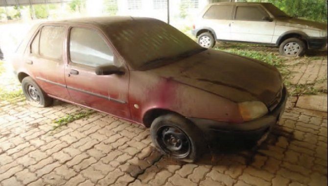 Foto - Carro Ford/Fiesta, Bordô, 2001/2001 - [1]