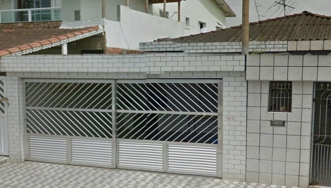 Foto - 50% de Casa 250 m² A.T. 02 dormitórios. São Vicente-SP - [1]