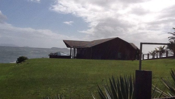 Foto - Casa em Garopaba de frente para o mar . 6.141,11 m² A.T - [3]