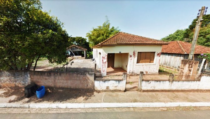 Foto - 1/11 de Casa em Ubirajara - SP - [1]