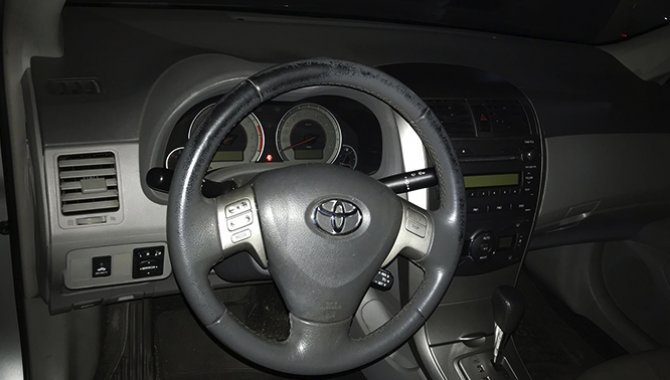 Foto - Carro Toyota, modelo Corolla XEI 1.8 Flex, cor prata, ano 2009/2010 - [5]