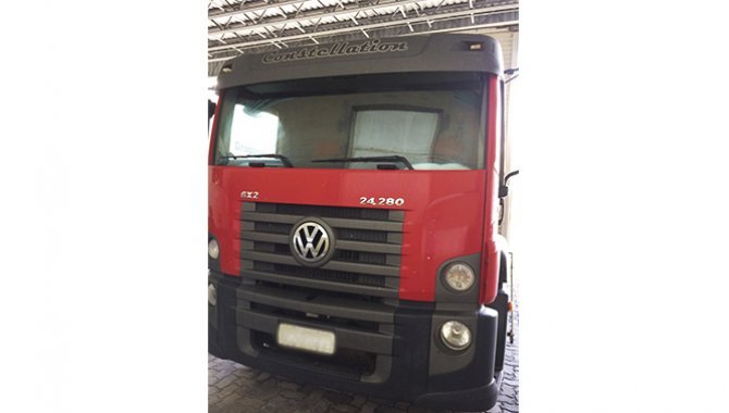 Foto - Caminhão Volkswagen Truck/24281 - 2013 - Vermelho - [1]
