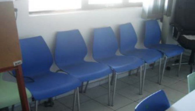 Foto - 18 Cadeiras de Resina - Mackey - [2]