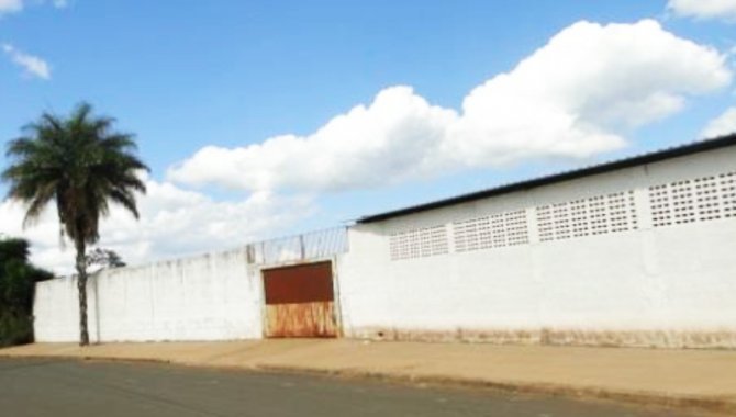 Foto - Galpão Industrial e Terreno 34.372 m² - Potreiro - Batatais - SP - [2]