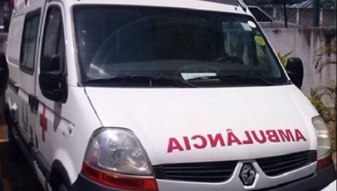 Foto - Ambulância Renault Master Altech, 2009/2010 - [1]