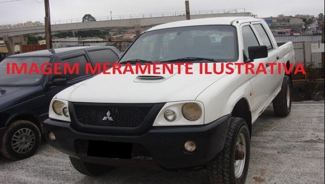 Foto - Caminhonete Mitsubishi L200 4x4 GL, Branca, 2011/2012 - [1]