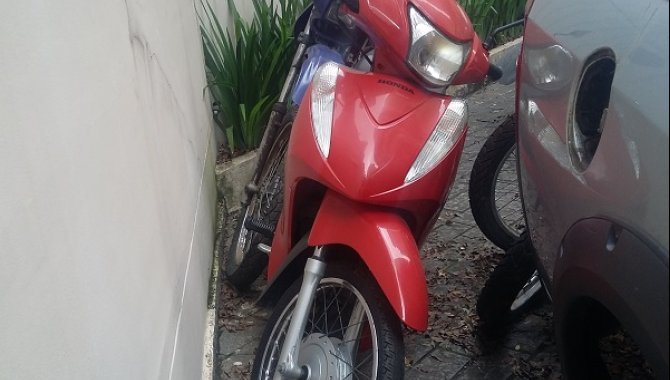 Foto - Motocicleta Honda Biz, Vermelha, 2010/2011 - [1]