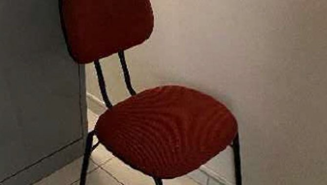 Foto - 02 Cadeiras Comuns com Assento Vermelho - [2]