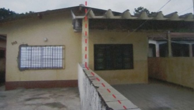 Foto - 50 % de um lote com 2 casas em Itanhaém, 300 m² A.T - [1]