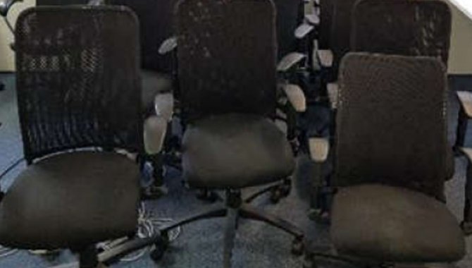 Foto - 05 Cadeiras Giratórias com Braço Alberflex 4NPIS (Lote 302) - [1]