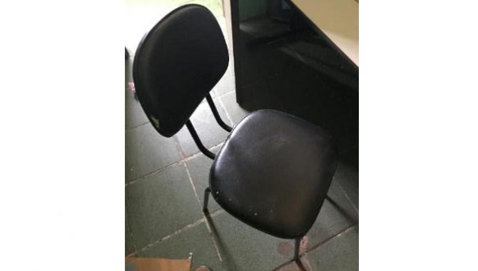 Foto - 03 Cadeiras - [1]
