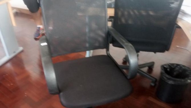 Foto - Cadeira Giratória com Apoio para Braço - [1]