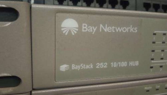 Foto - 02 Switch 24 Portas Bay Networks Baystack 252 10/100 - [2]