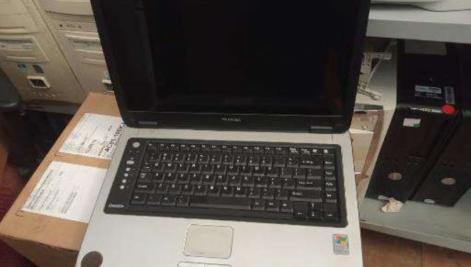 Foto - Notebook Toshiba Satellite - [1]