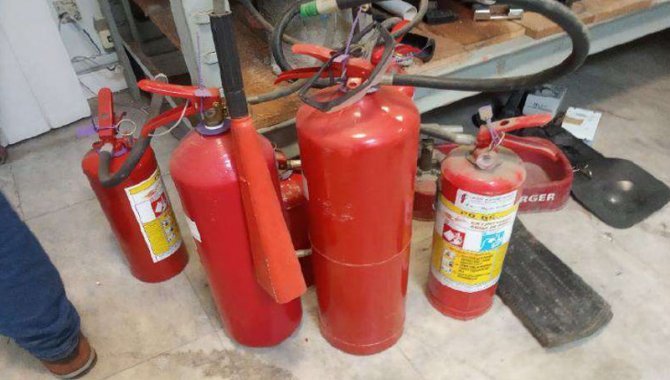 Foto - 09 Extintores (Lote 191) - [1]
