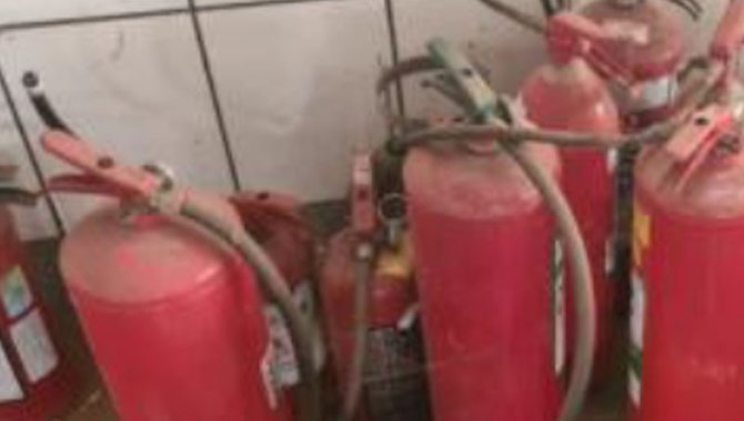 Foto - 17 Extintores Usados - [1]