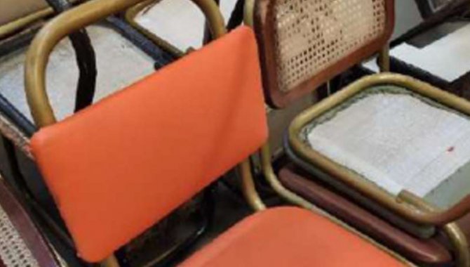 Foto - 64 Cadeiras de Metal Estofadas no Assento - [5]