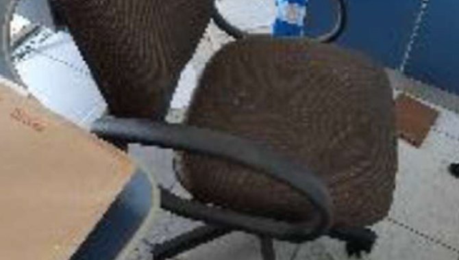 Foto - 06 Cadeiras Giratórias com Braço - [3]
