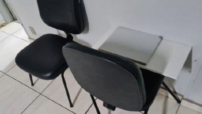 Foto - 02 Cadeiras Fixas em Courino Preta - [1]