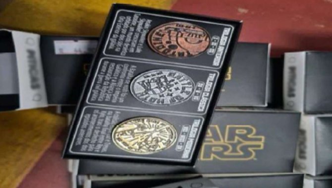 Foto - 47 Caixas de Botons (contendo 3 em cada) - marca Star Wars - [1]