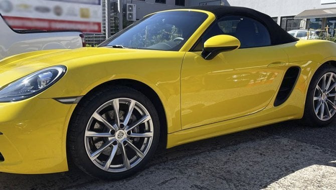 Foto - Carro Porsche Boxster 718 2.0 - 300 CV - Amarelo - 2019 - 4.763 km rodados - [7]