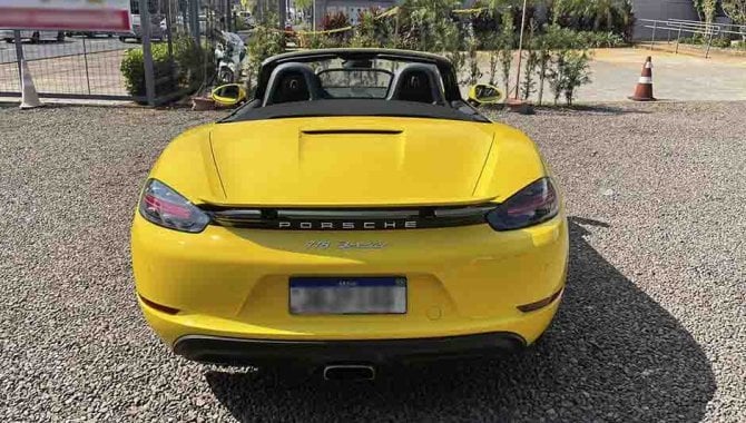 Foto - Carro Porsche Boxster 718 2.0 - 300 CV - Amarelo - 2019 - 4.763 km rodados - [4]