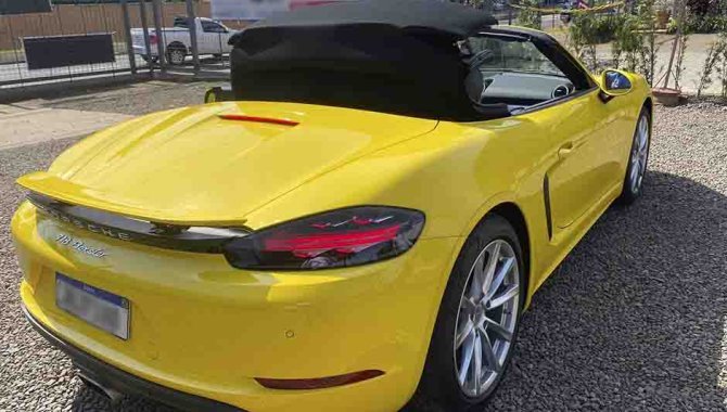 Foto - Carro Porsche Boxster 718 2.0 - 300 CV - Amarelo - 2019 - 4.763 km rodados - [3]