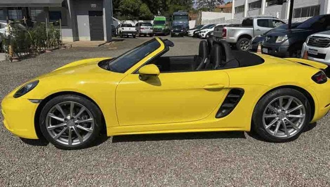 Foto - Carro Porsche Boxster 718 2.0 - 300 CV - Amarelo - 2019 - 4.763 km rodados - [9]