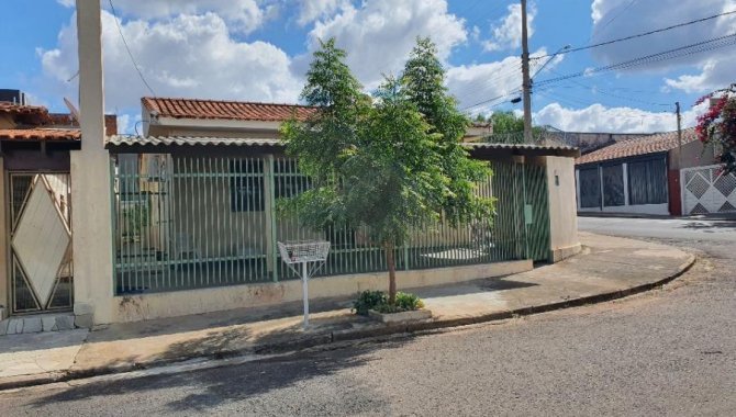 Casa e Terreno 332 m² - Jardim Marajó - Marília - SP