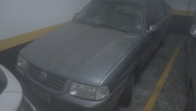 Foto - Carro Volkswagen Santana - 2004 - [2]