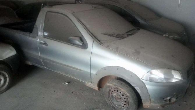 Foto - Carro Fiat Strada Working - 2010 - [1]