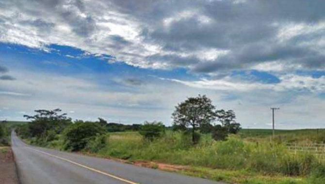 Foto - Fazenda - Lins-SP - Estrada Municipal Lins - Acesso BR-153 - Tangará - [1]