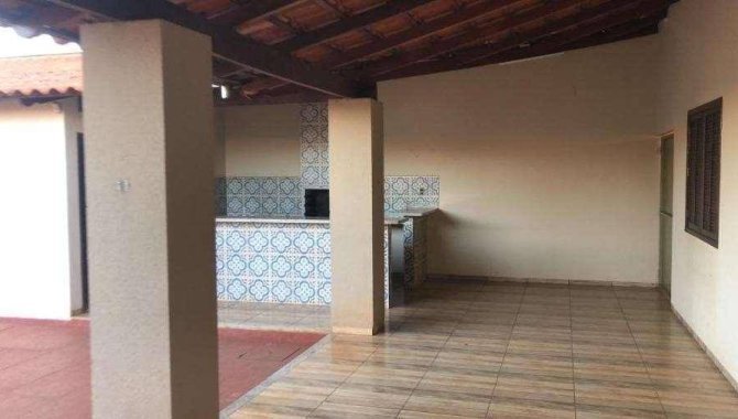 Foto - Casa 273 m² - Parque das Laranjeiras Prolongamento - Rio Verde - GO - [32]