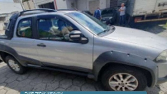 Foto - Carro Fiat Strada Adventure CD - 2013/2013 - [4]