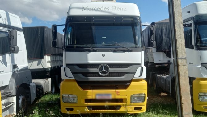 Foto - Mercedes Benz Axor 2644S 6x4 e 02 S.Reb.BiTrem.Randon – Graneleiro (Lote 10) - [1]