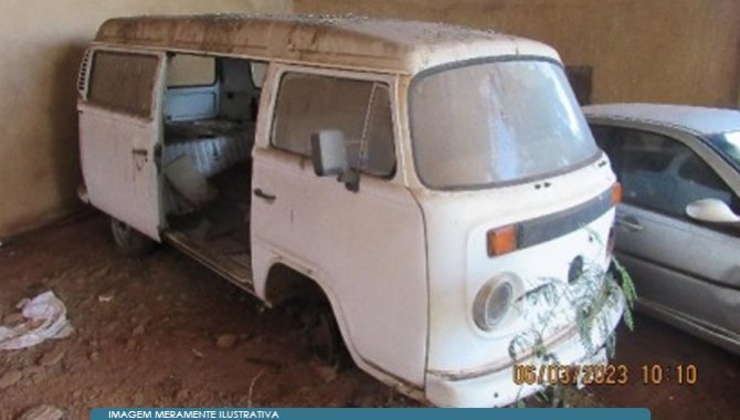 Foto - Carro Volkswagen Kombi - 2000 - [2]