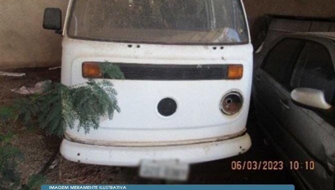 Foto - Carro Volkswagen Kombi - 2000 - [3]