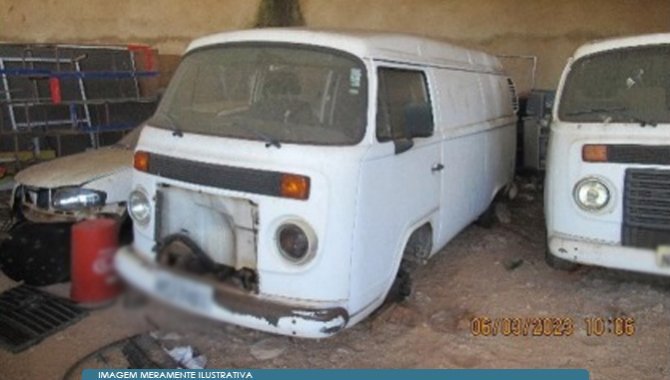 Foto - Carro Volkswagen Kombi - 2009/2010 - [3]