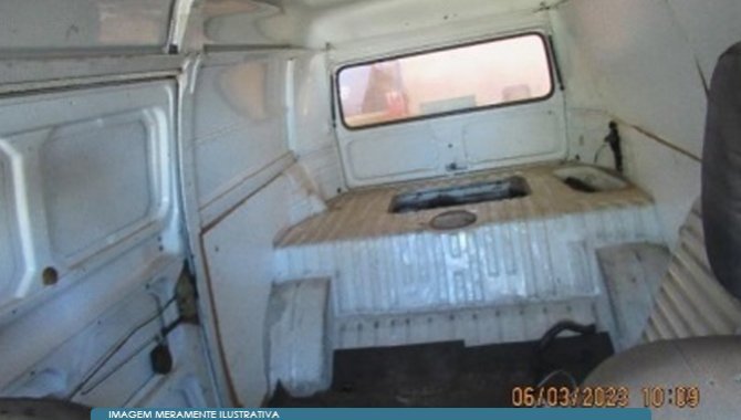 Foto - Carro Volkswagen Kombi - 2010/2011 - [5]